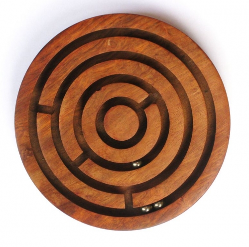 2018-09/775px-round-maze